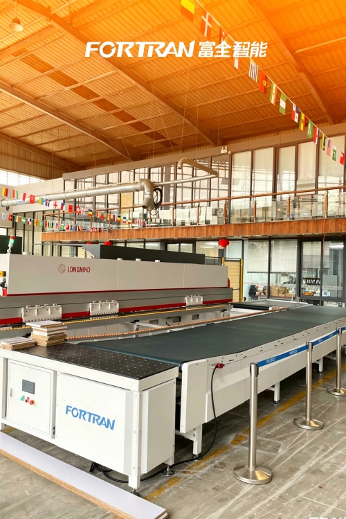 Produttore veterano da 27 anni lancia il trasportatore di ritorno a nastro universale: adatto a tutte le dimensioni di tavole + tavola galleggiante ad aria a sollevamento automatico